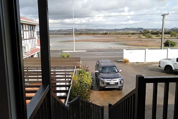 Albatross Motel (Westshore)